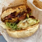 ベースストリート - ベーコンエッグチーズ870円