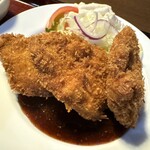 食事処やはぎ - でっかい鶏ももチキンカツが3枚も！ソースが旨い！