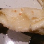 グルガオン - チーズクルチャ。熱々のチーズが滴る逸品です❤