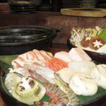 Gyo Sai Shu Kero Getsu - 【蘆月海鮮ちゃんこ鍋】塩味と味噌味の2種類の味を楽しめる魚介とお肉がたっぷり入った天然無添加のコラーゲン鍋です。