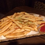 秘伝手羽先唐揚げと地鶏 焼き鳥 和個室 居酒屋 鳥心 - フライドポテト