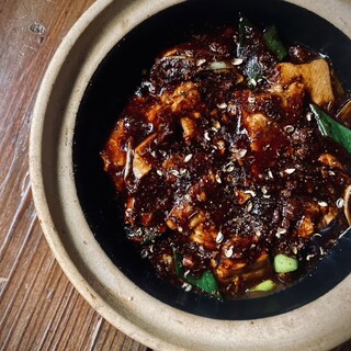 その都度仕入れるビールに合わせ変わるフードメニュー◎