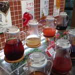 菜々家 大野田店 - ジュース／ドリンクバーコーナー