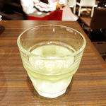 俺のフレンチ - レモン入りの水(無料)