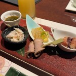風凛 - 【前菜】もずく酢やタコのやわらか煮など