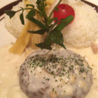 キッチン 大宮 MARK IS みなとみらい店 - ポルチーニのハンバーグ