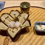 炎水 - 造り： 鱧の焼き霜造り 鱧松煎り酒 もずく