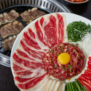 新しい食べ方、お肉にお肉を巻いて食べる