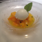 レストラン アラジン - 柿のスープ、パッションフルーツ風味、ヨーグルトシャーベット　2014-10