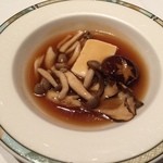 シルクロードガーデン - 豆腐と茸のオイスターソース