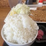 かさや食堂 - 盛ります盛ります