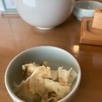 日本橋海鮮丼 つじ半 - ガリ