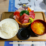 タカマル鮮魚店