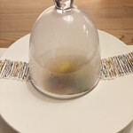 割烹みなと (アートホテル大阪ベイタワー) - 燻製のお魚。蓋した状態(^^)