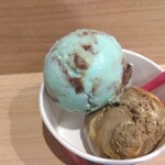 サーティワンアイスクリーム  - 料理写真:スモールダブルカップ