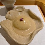 銀座 しのはら - 胡麻豆腐の中に和の果実