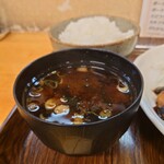 とんかつのツヅキ - 赤味噌の豚汁