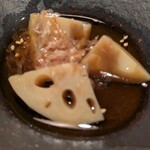 和食 えん 汐留店 - お通し　蓮根のにもの
