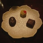 Bar 真夜中は別の顔 - 