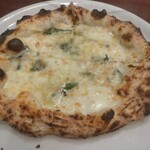 ピッツェリア ファッブリカ 1090 - クアトロフォルマッジョ