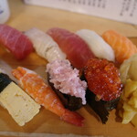 魚がし寿司 - 上ランチ握り(9貫)1500円(税込)