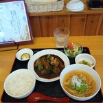 ちゃいな食堂 らく - 