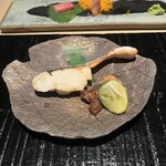 320735754 - 