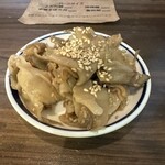 餃子マニア - お通しの搾菜食べ放題