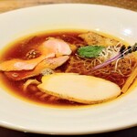 らー麺 れとろや - 〃芳醇〃　醤油らー麺
