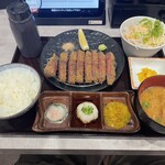 海老フライ 味噌かつ かつひで - 