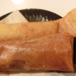 ゆるり 中華食堂 癒食同源 - 上段:カニクリーム春巻き 200円。下段:具材たっぷりのパリパリ春巻き 150円。