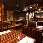 牡蠣ひよっこ商店 - テーブル