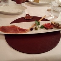 RISTORANTE REGA - 24ケ月熟成パルマ産生ハムといちじくとクロスティーニ