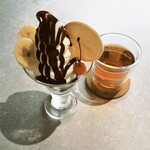 パフェ、珈琲、酒、佐藤 - 