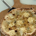 miele - オーガニックはちみつのクアトロフォルマッジ 1,980円