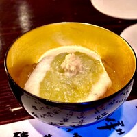 たでの葉 - 先付けはすっぽんの煮凝りにとろろと焼き茄子の摺流しを。夏らし爽やかな煮凝りと焼いて濃厚な茄子。コレは旨い！