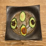 320755931 - びっくり美味のジャンたち! キュウリのスライスに乗せて