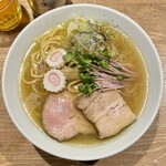 R+ 隠れ家すぎるラーメン屋 - 