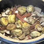 館山美食倶楽部 - (19)シャングリラ産松茸と栗と金華火腿の土鍋ご飯