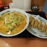 日高屋 - 料理写真:...期間限定「モツ野菜スタミナラーメン(--0円)」、モツ感。。
