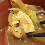 ZANGI一番 - 具材は、豆腐、キャベツ、もやし、揚げ