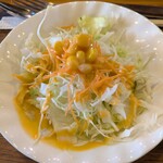 カナディアンロッキー - ランチコースに付くサラダ。