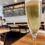 ITARO - ランチ+200円でドリンクセット。グラスビールにしました。