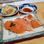 すし酒場さしす - サーモン三昧（495円）
