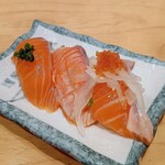 すし酒場さしす - サーモン三昧（495円）
