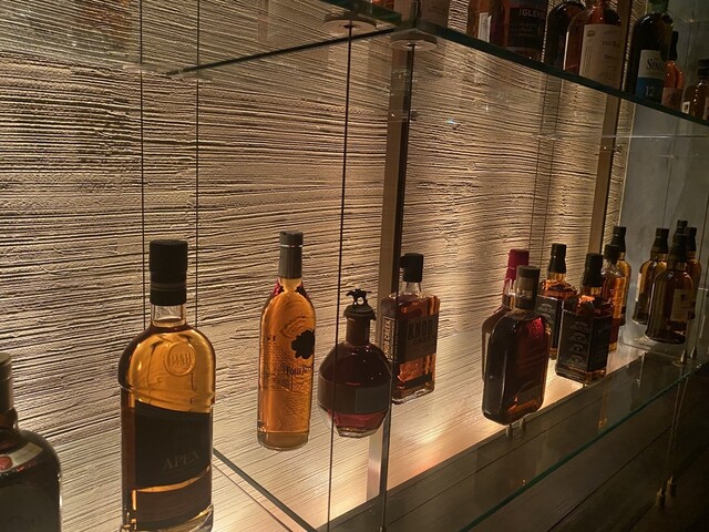 Main Bar M BAR photo 2