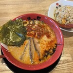 ラーメン まこと屋 - 料理写真: