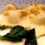 トリッペリア トリッパ - 【2014年10月】シェフのおまかせコース（3,980円）のパスタ、近影。二品目の煮込みを出す前にパスタマシーンで伸ばし始めて作っていたパスタが肉厚でかつうまい。