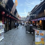 東京豊洲万葉倶楽部 - 万葉倶楽部前にある千客万来です