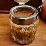 辛激屋 - ニンニクとアーモンドの油。